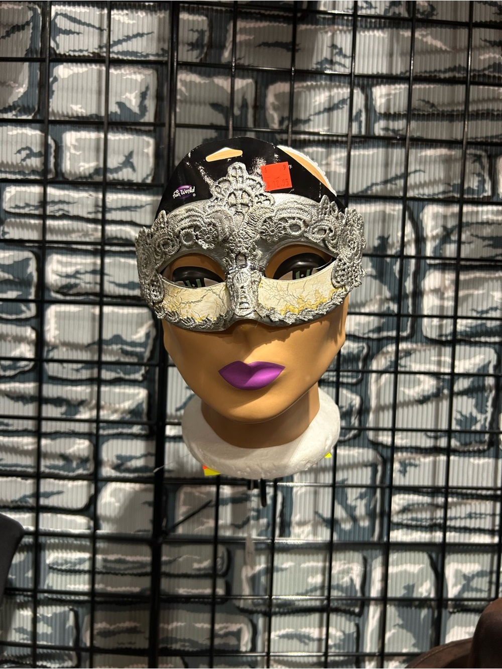 Silver Lace Venetian Eye Mask - Elegant Women's Accessory